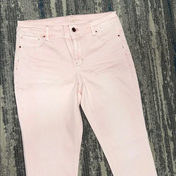 Size 6 X 29in inseam WHBM The Skinny Ankle Light Pink Jeans. Like New - Picture 3 of 4